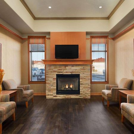 Days Inn & Suites By Wyndham Edmonton Airport Leduc Extérieur photo