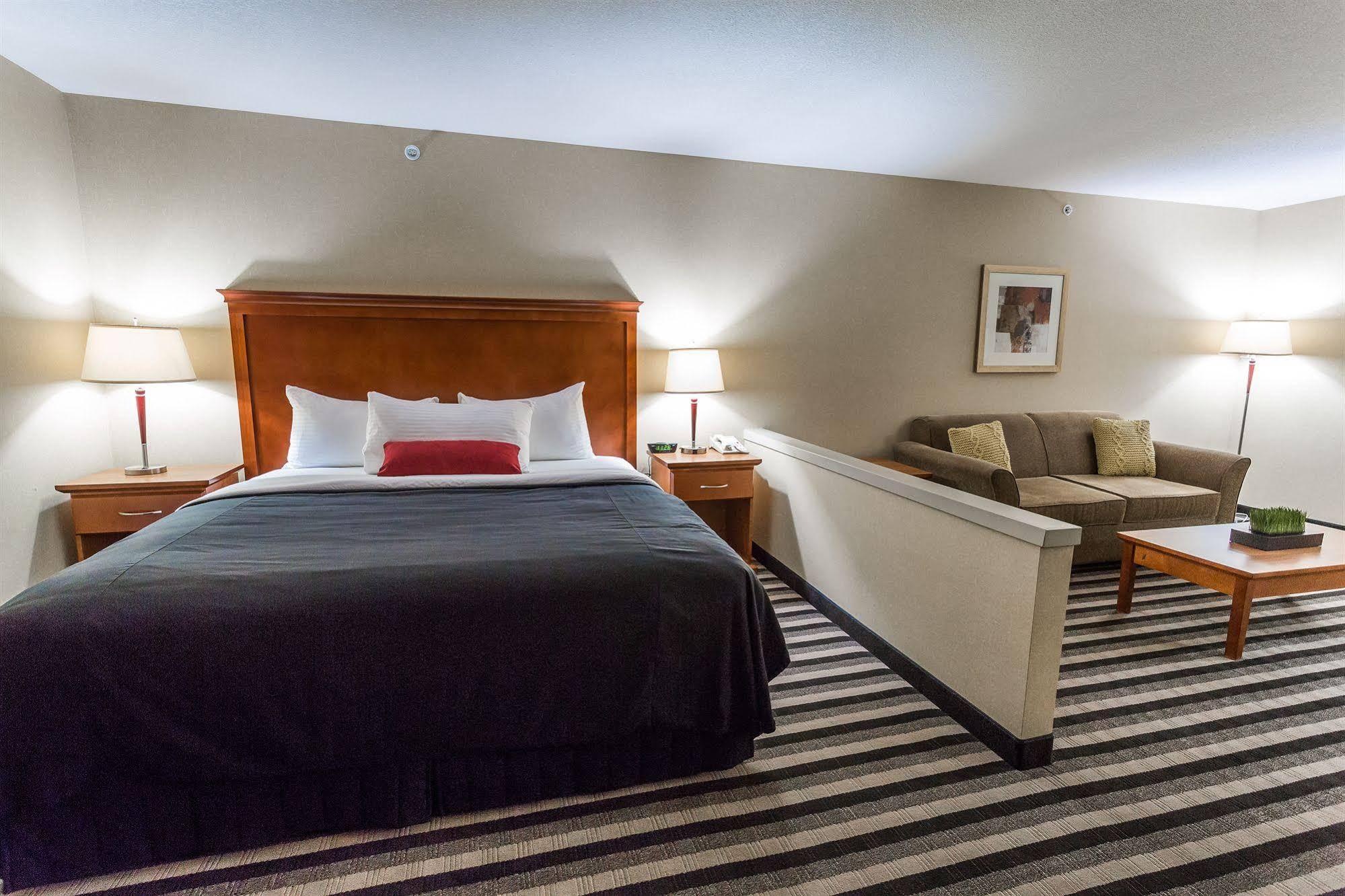Days Inn & Suites By Wyndham Edmonton Airport Leduc Extérieur photo