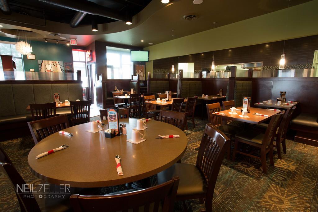 Days Inn & Suites By Wyndham Edmonton Airport Leduc Extérieur photo