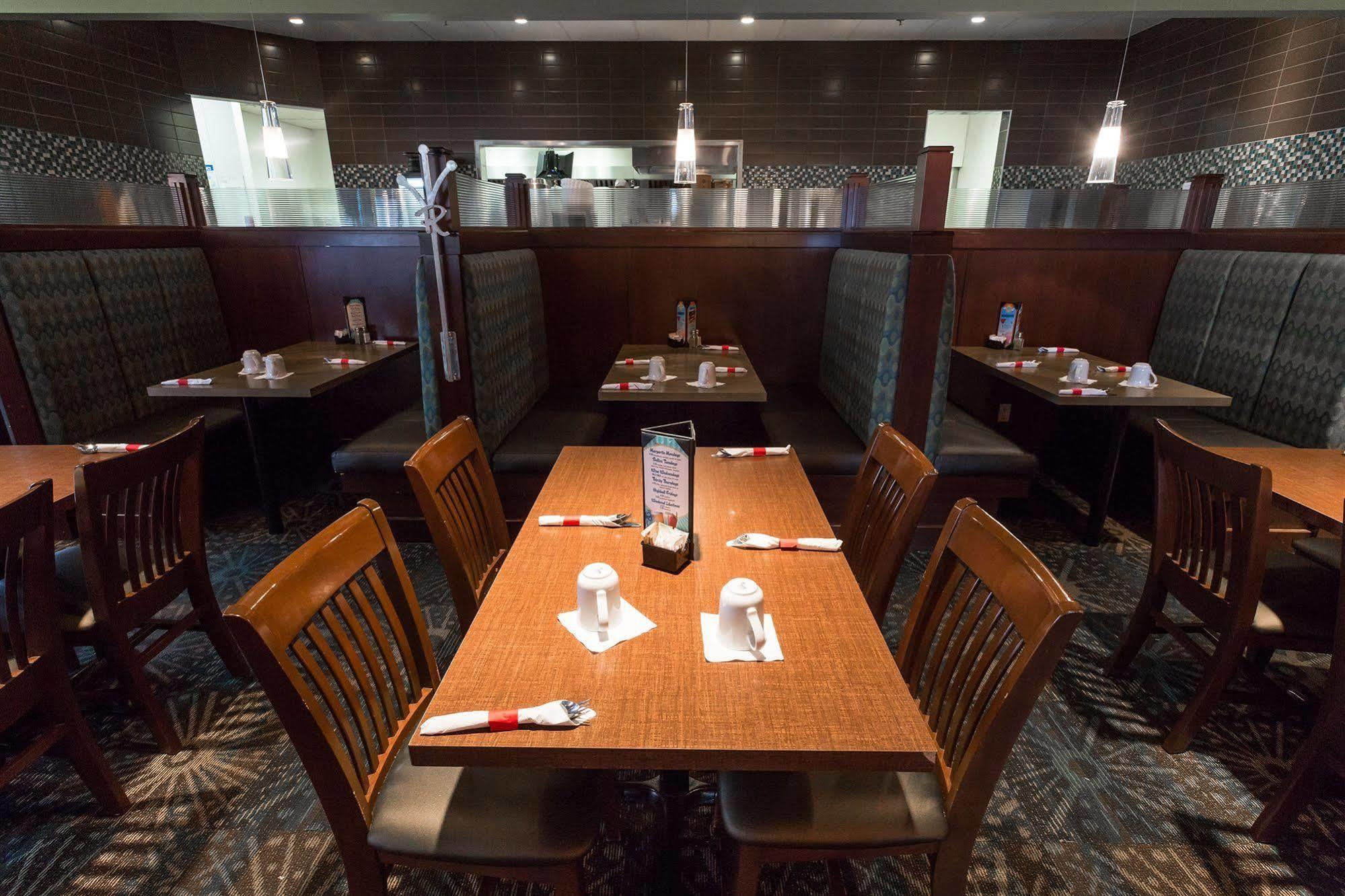 Days Inn & Suites By Wyndham Edmonton Airport Leduc Extérieur photo